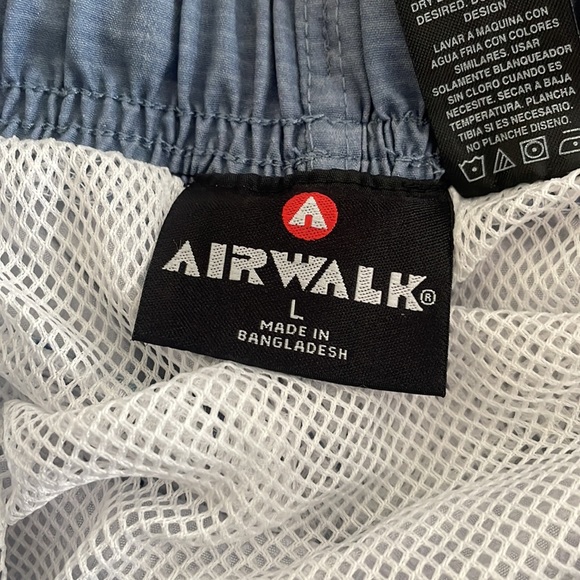 Airwalk mens board short swimsuit with mesh liner - Picture 2 of 4